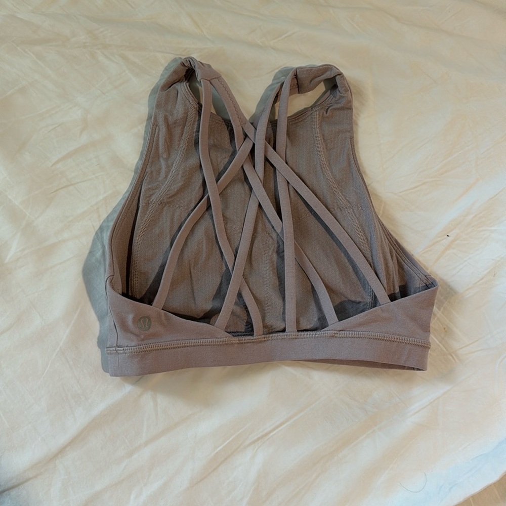 Lululemon sports bra